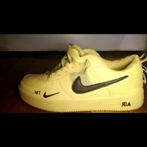 Low top limited yellow just do it AirForce 1s